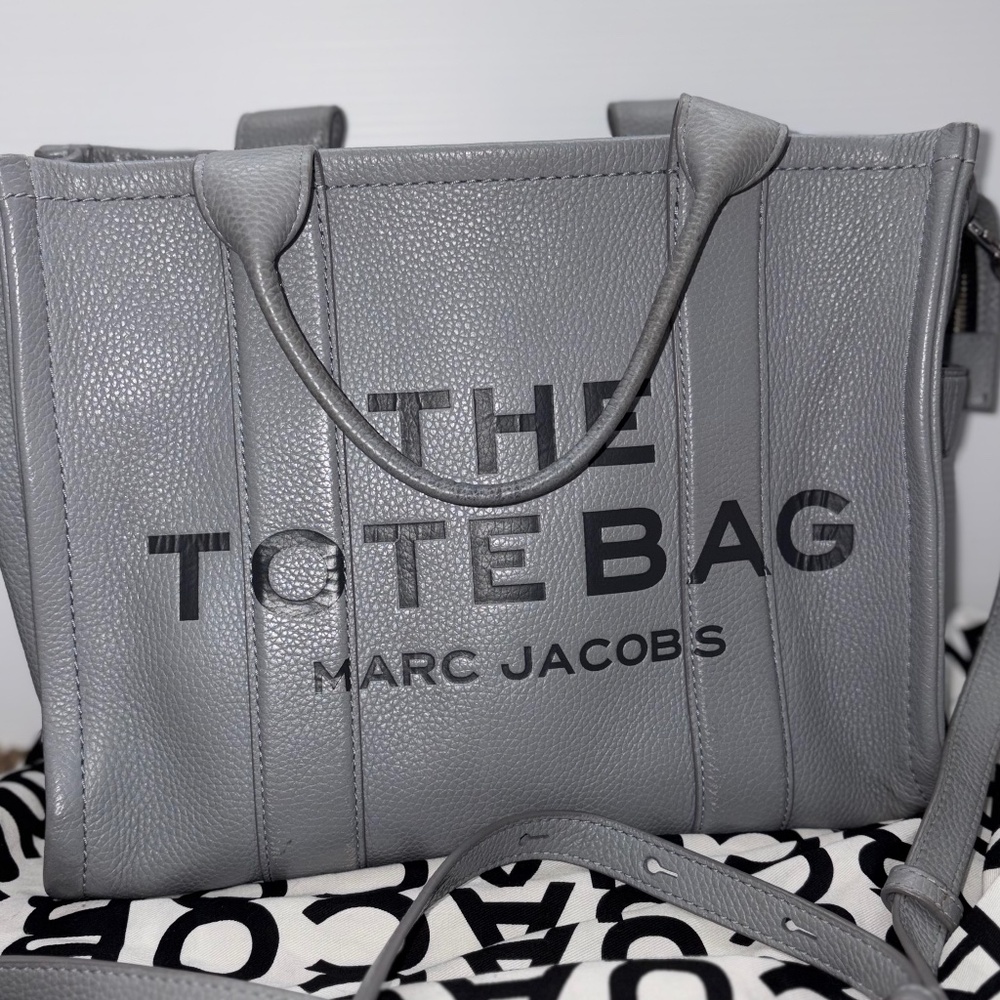 Marc Jacobs Leather Medium Tote Bag
